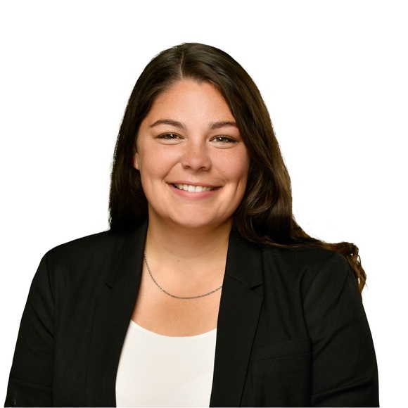 Meet your Posher, Alxys - Picture 2 of 4